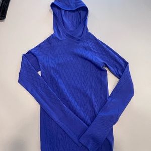 Lululemon Long sleeve with hood